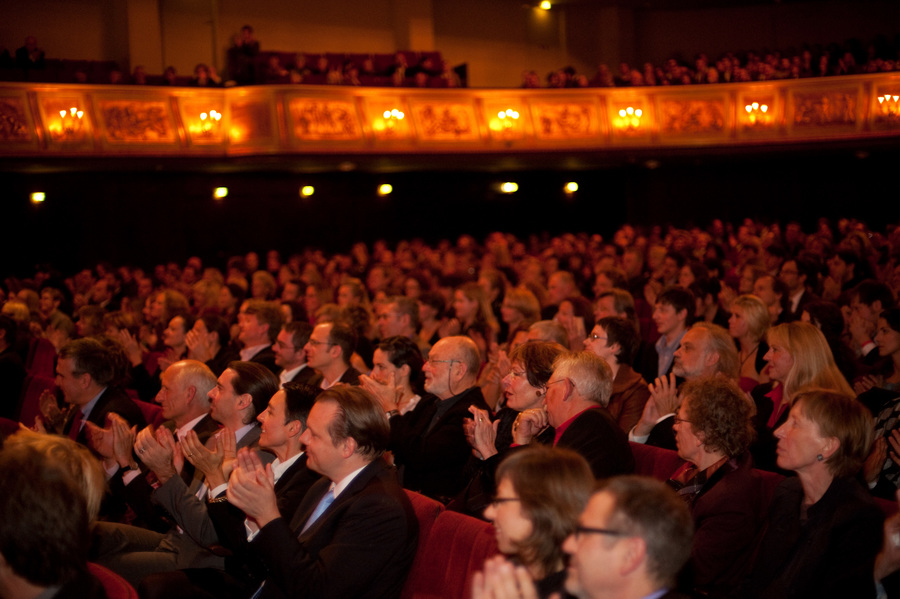 Audience in the Admiralspalast, Night of Cultural Brands 2009