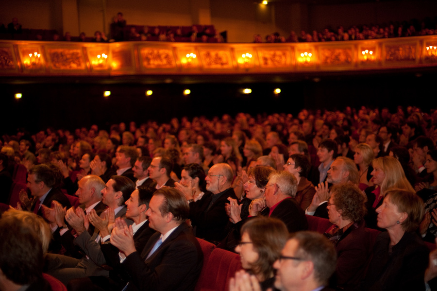 Audience in the Admiralspalast, Night of Cultural Brands 2009